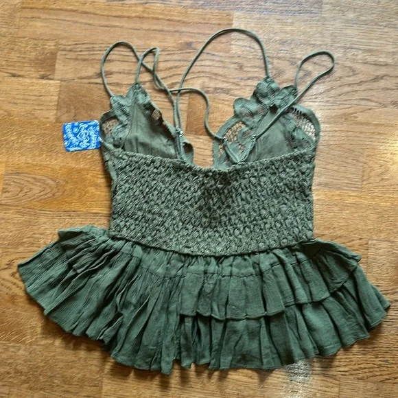 Free People Intimately top.  Size medium.  BNWT. Olive green - Picture 3 of 4